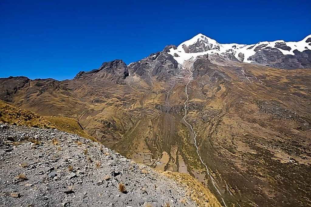 Nevado Veronica y su rio