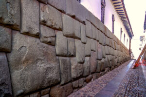 Piedra de los 12 Ángulos en Cusco